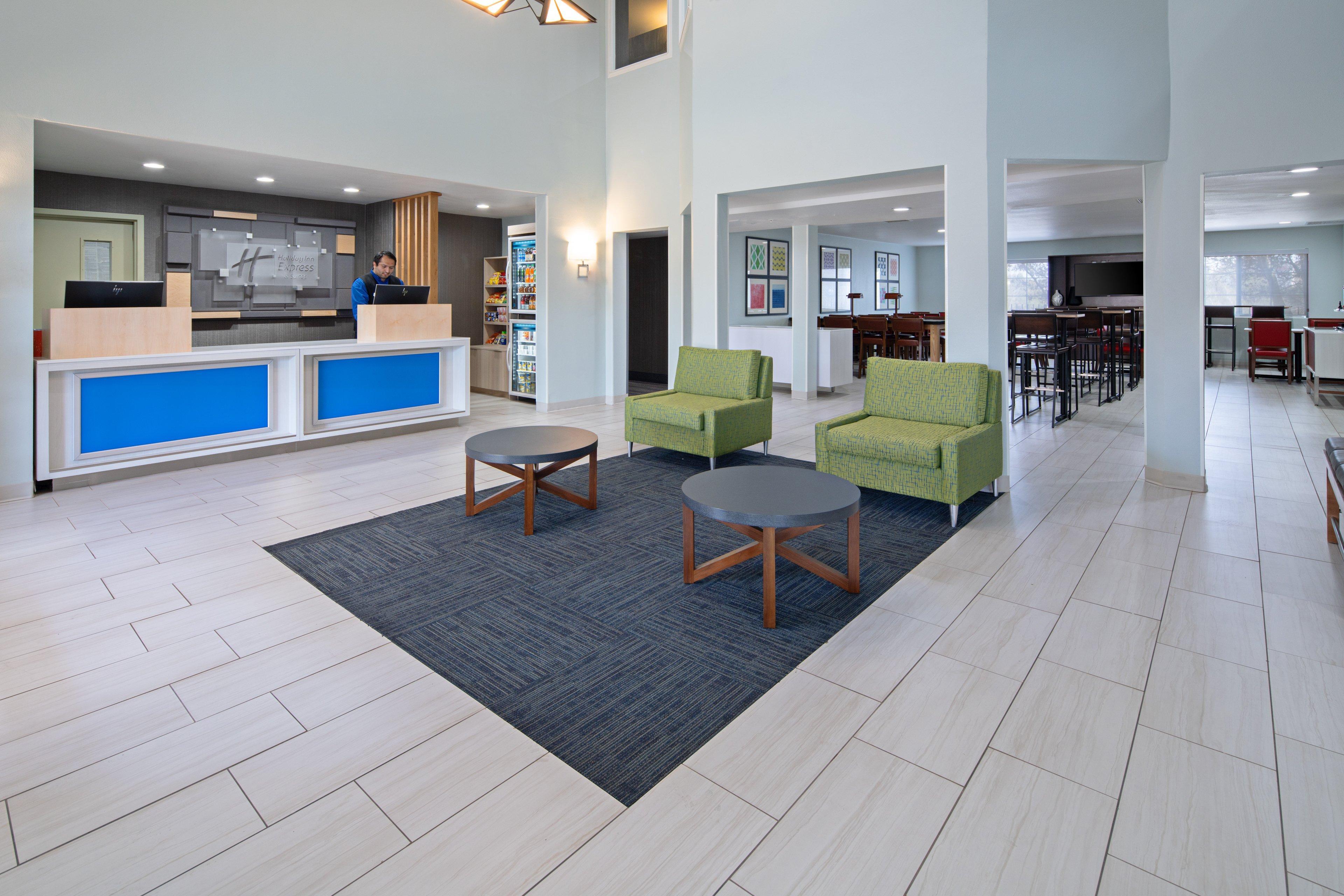 Holiday Inn Express & Suites Watsonville By Ihg Exterior foto