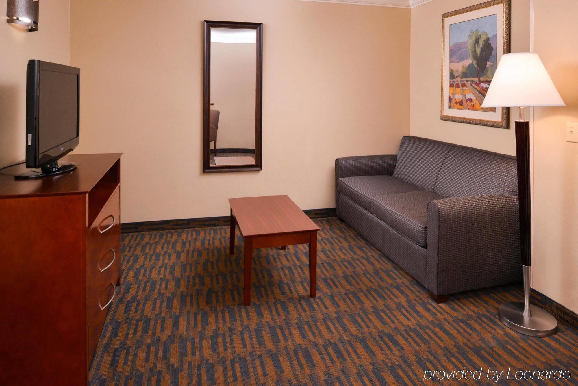 Holiday Inn Express & Suites Watsonville By Ihg Exterior foto