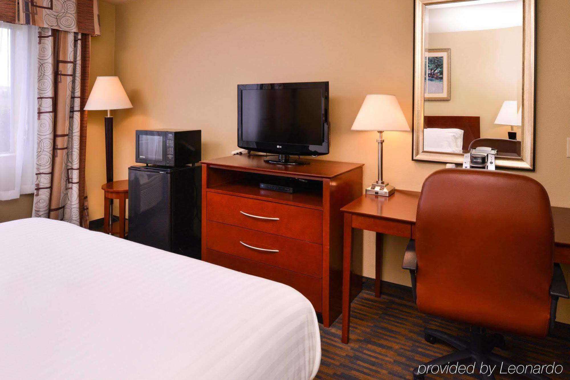 Holiday Inn Express & Suites Watsonville By Ihg Exterior foto